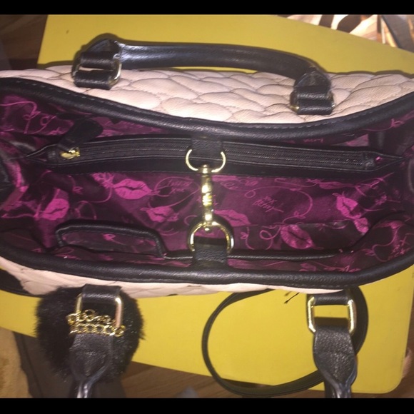 Betsey Johnson heart quilted cross body tote - Picture 5 of 5